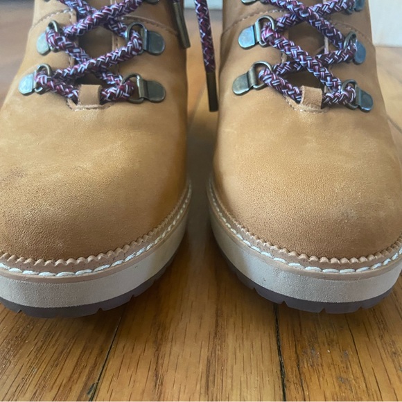 TOM’s ‘MELROSE’ SUEDE LEATHER WEDGE LACE UP BOOT- TIMBERLAND STYLE. Sz8 NWOB - Picture 3 of 10